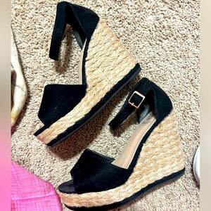 Black/Tan wedges